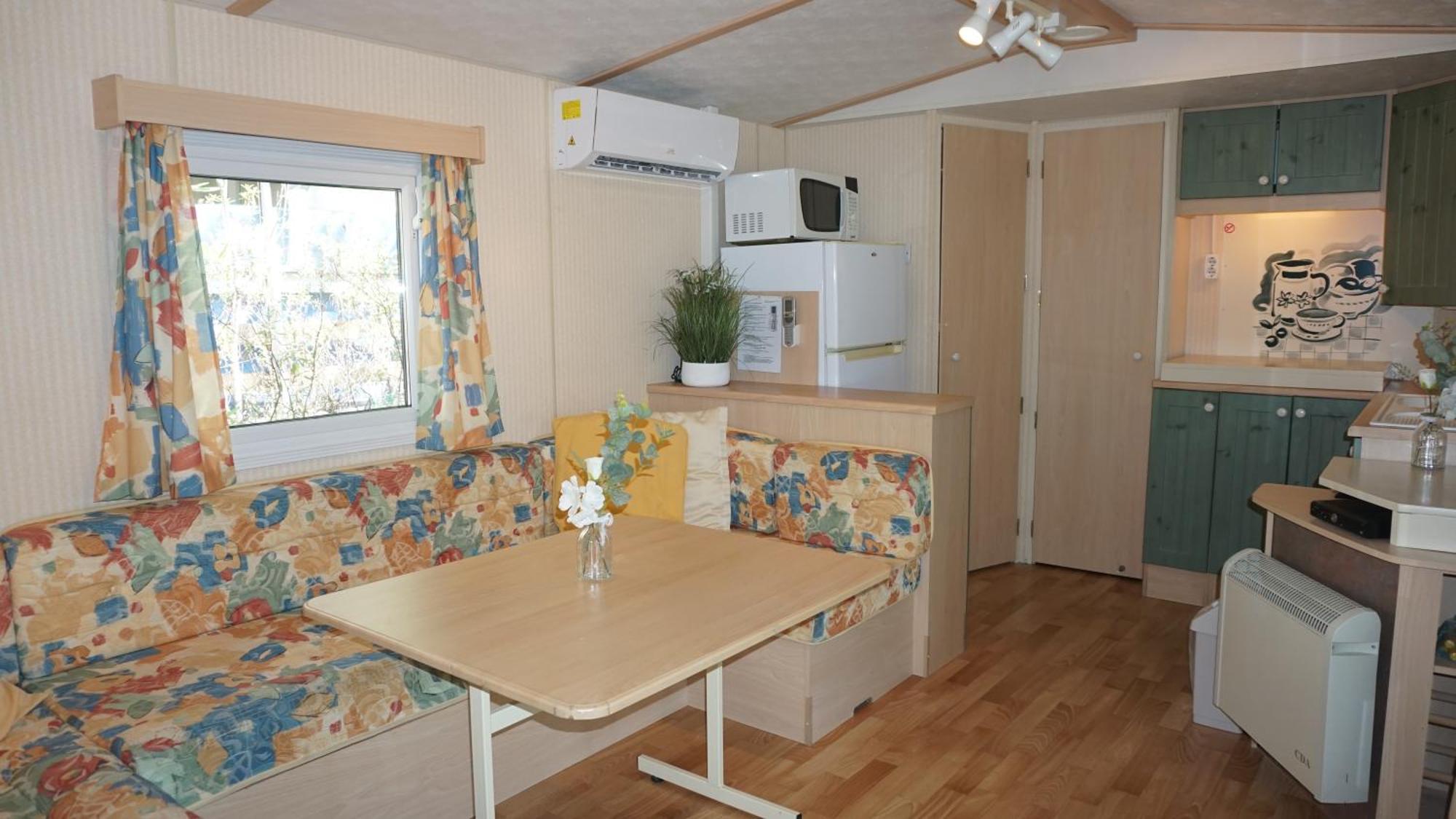 רוקברון-סור-ארז'נס Chalets Met Buitenkeuken Op Camping Lei Suves - Joycasa חדר תמונה