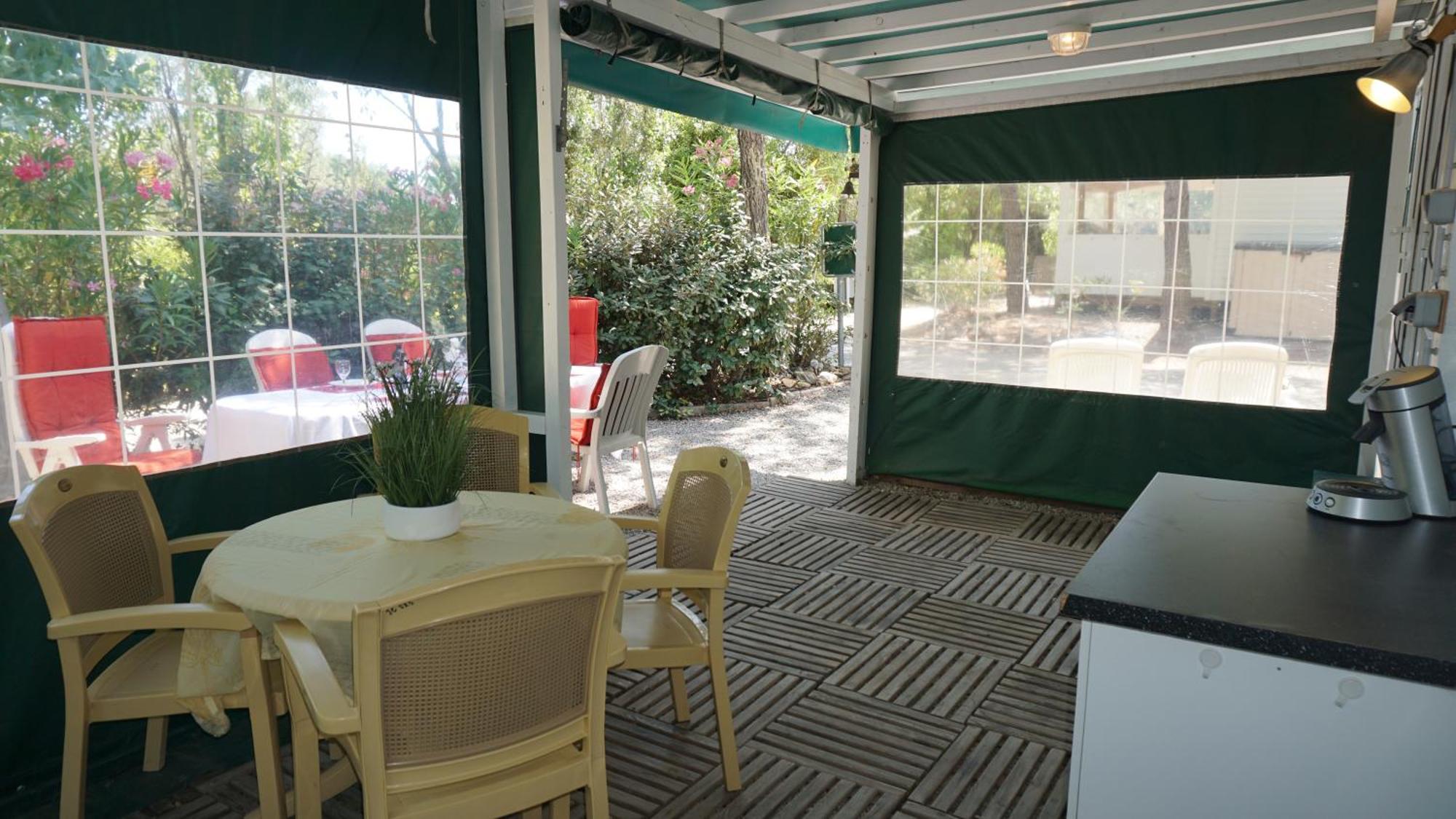 רוקברון-סור-ארז'נס Chalets Met Buitenkeuken Op Camping Lei Suves - Joycasa חדר תמונה