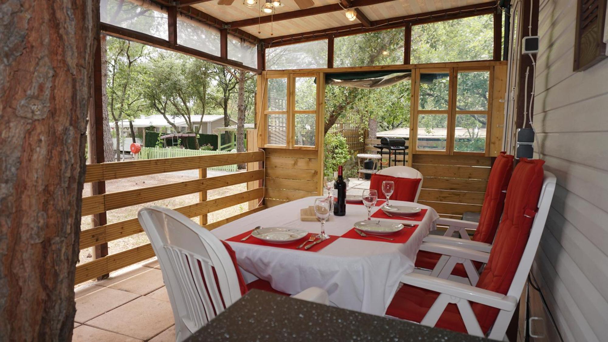 רוקברון-סור-ארז'נס Chalets Met Buitenkeuken Op Camping Lei Suves - Joycasa חדר תמונה
